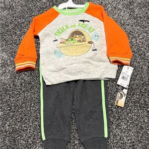 NWT Star Wars Orange and Gray Trick or Treat Outfit with baby yoda size 2t